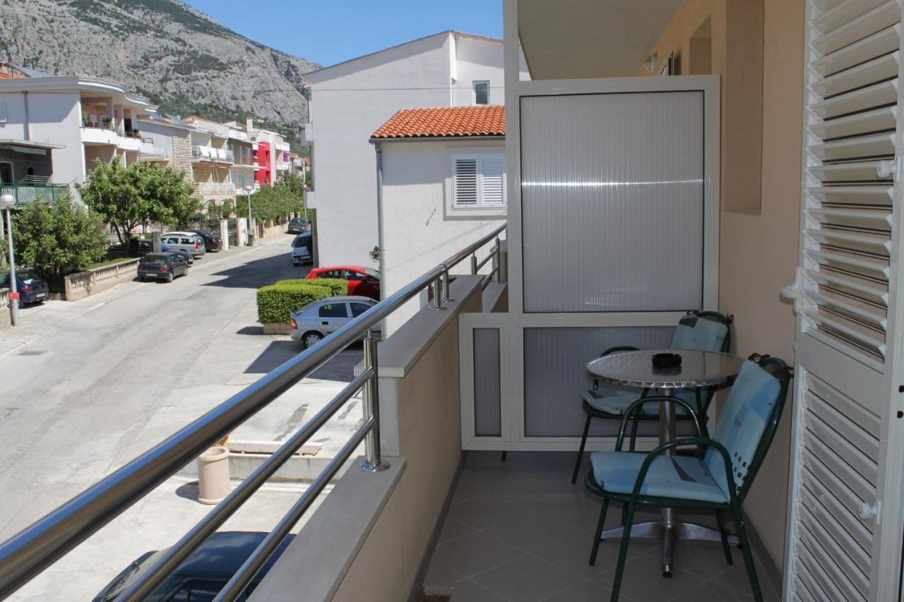 Apartments With A Parking Space Makarska - 6850 Exterior photo